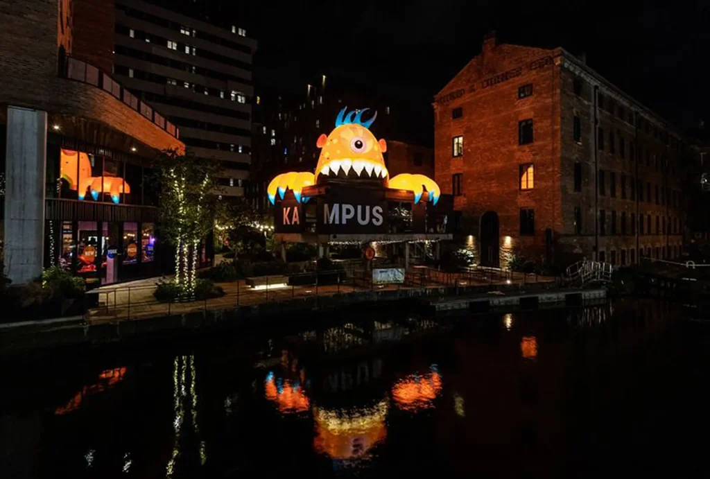 mcr monsters arrive into Manchester Kampus