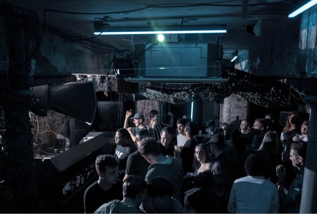 stage and radio in the northern quarter is the ideal space for a rave