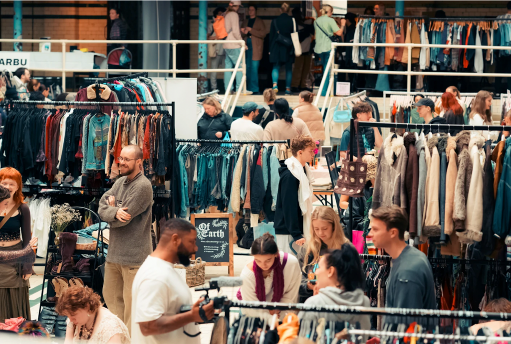 Clothes Cycle takes place in the swimming pool of Victoria Baths